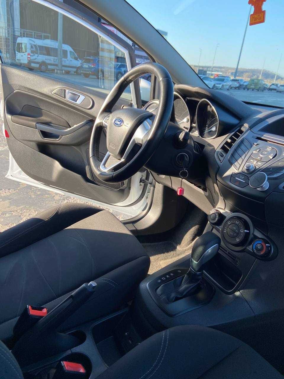 Продам автомобіль Ford, Fiesta, 1.0 ecoboost, 2015 року