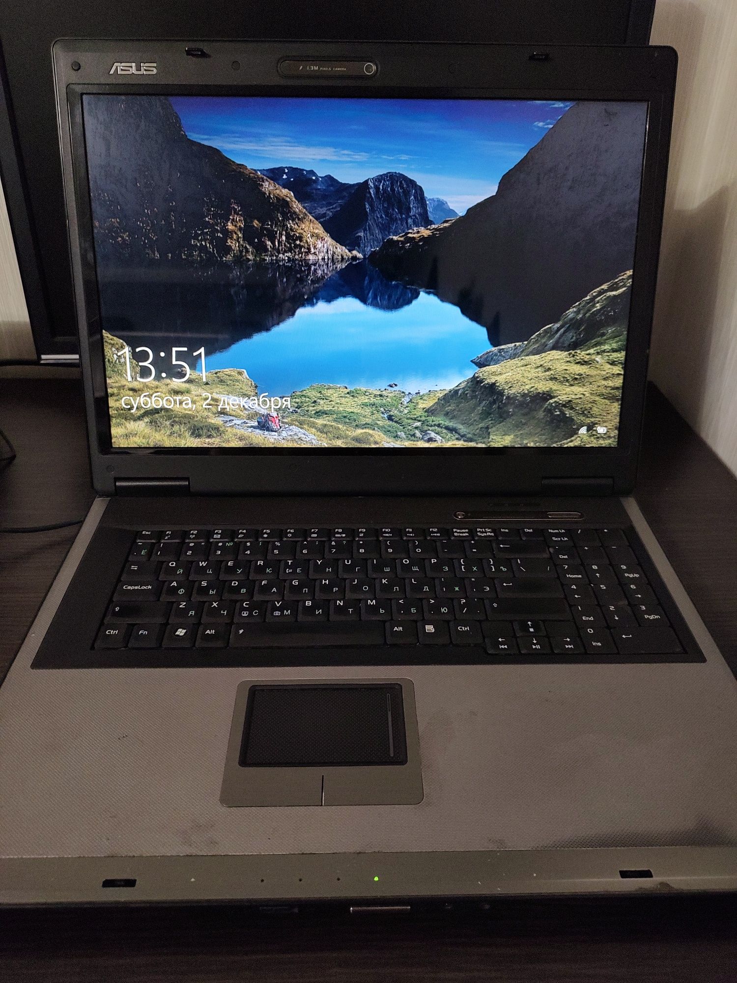 Ноутбук ASUS F7K, 17.1" WXGA+ Glare, Turion 64 X2 TL60, SSD 120 ГБ.