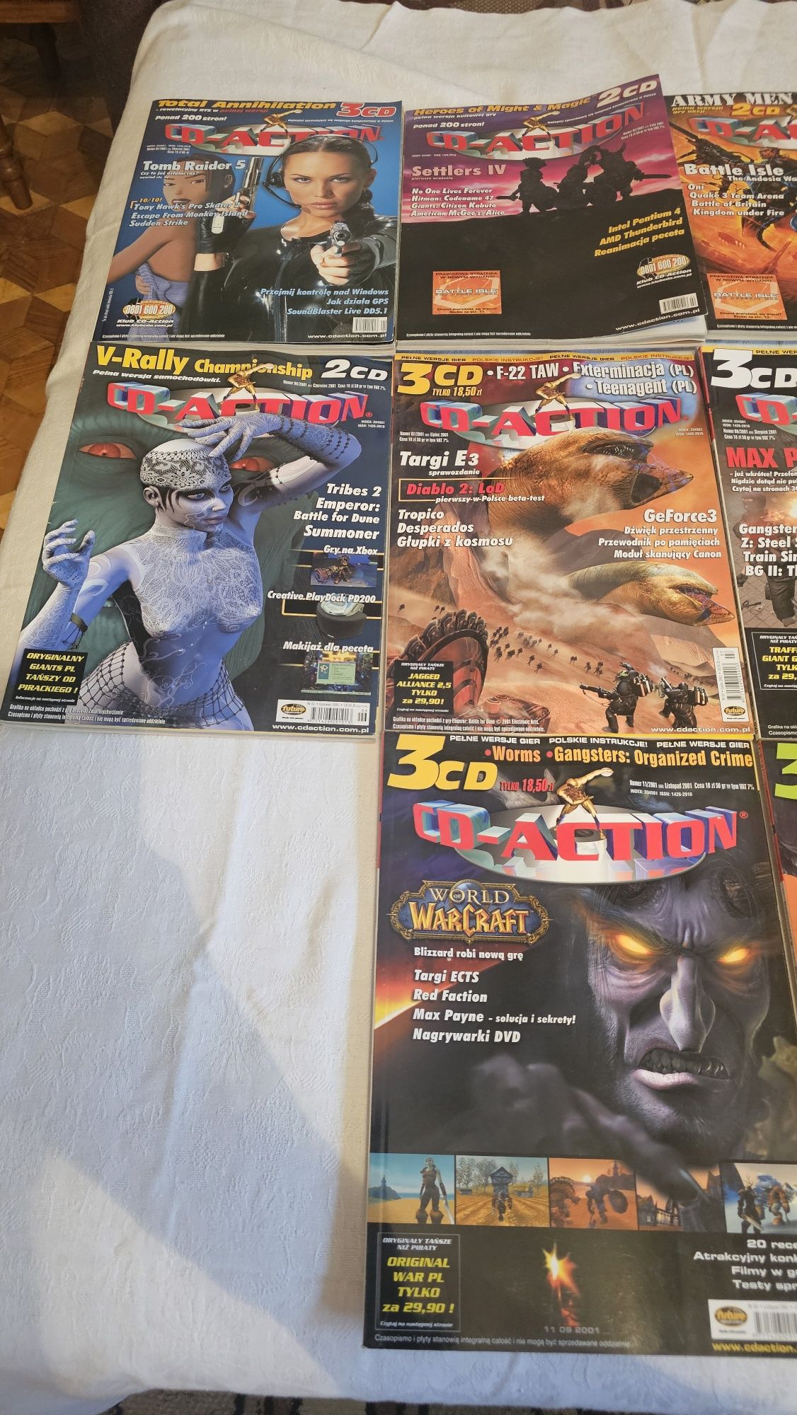 Sprzedam cały rocznik Cd-action z 2001 roku . 13 numerów .