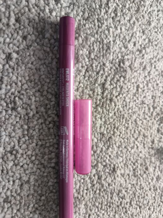 Eyeliner kredka w sztyfcie NYX Professional Magenta Shock