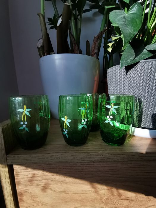 Stare szklane zielone szklaneczki prl