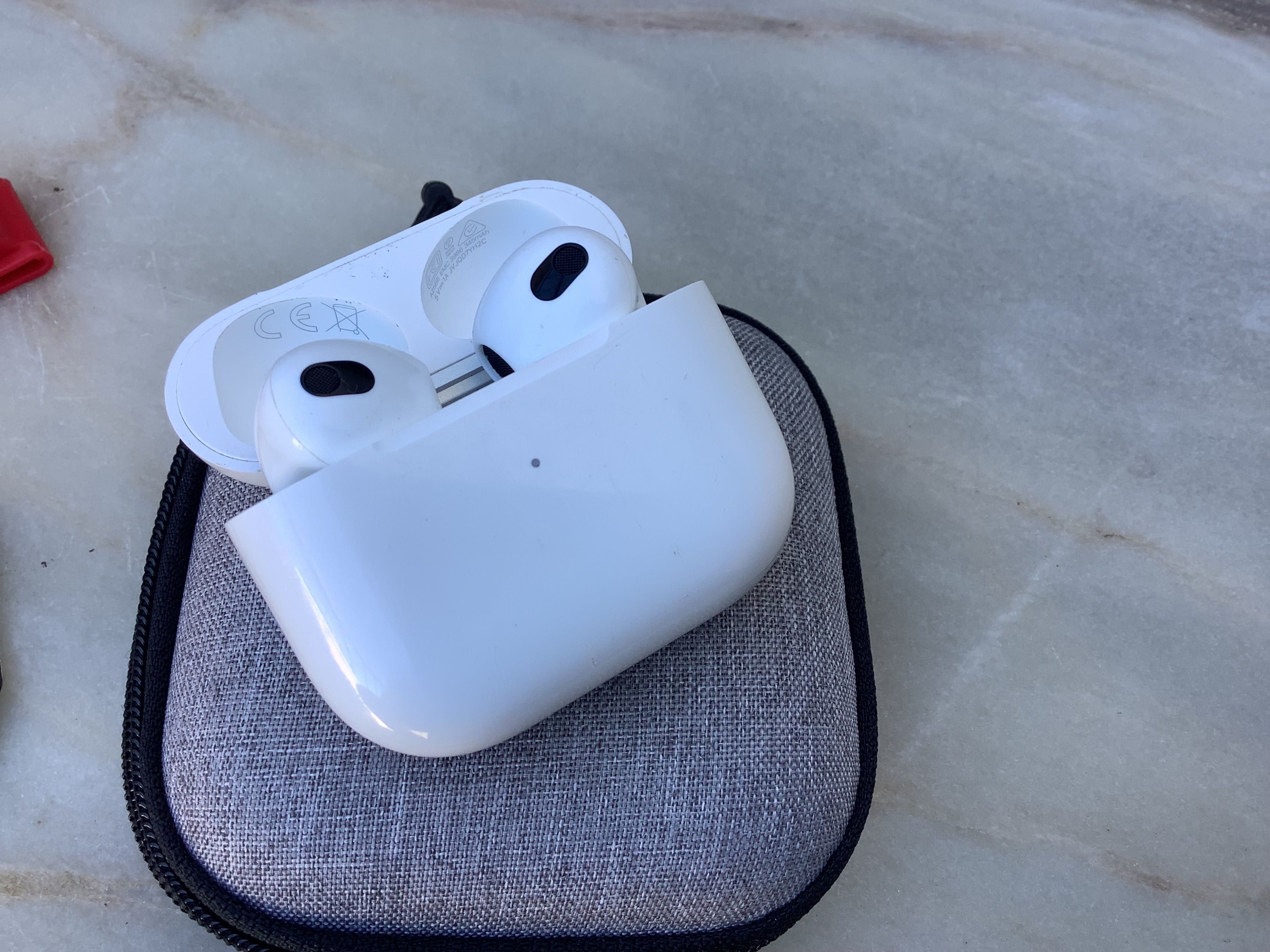 Airpods 3th gen com acessórios como novos