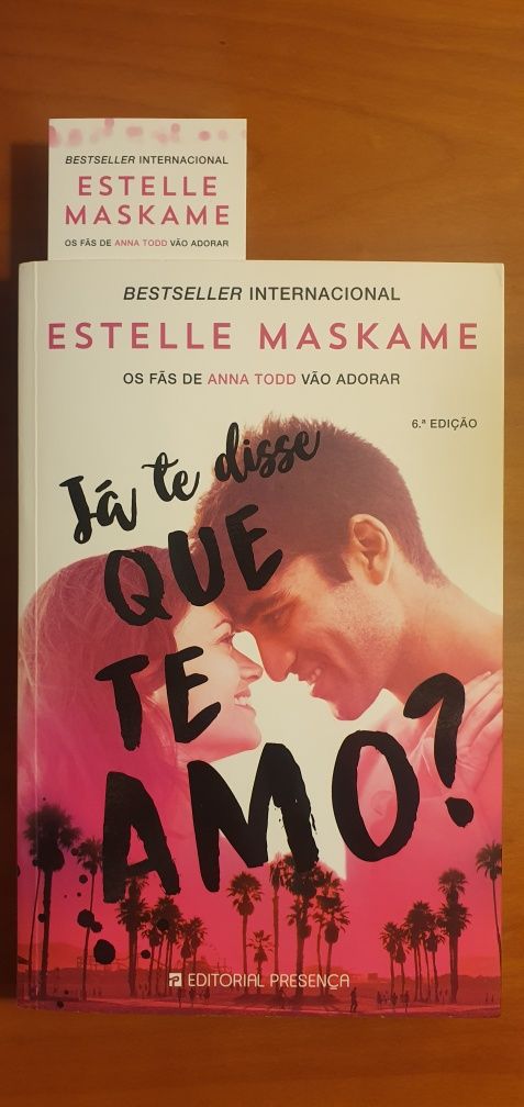 2 Livros  "Recomeçar Again" e "Já te disse que te amo?"