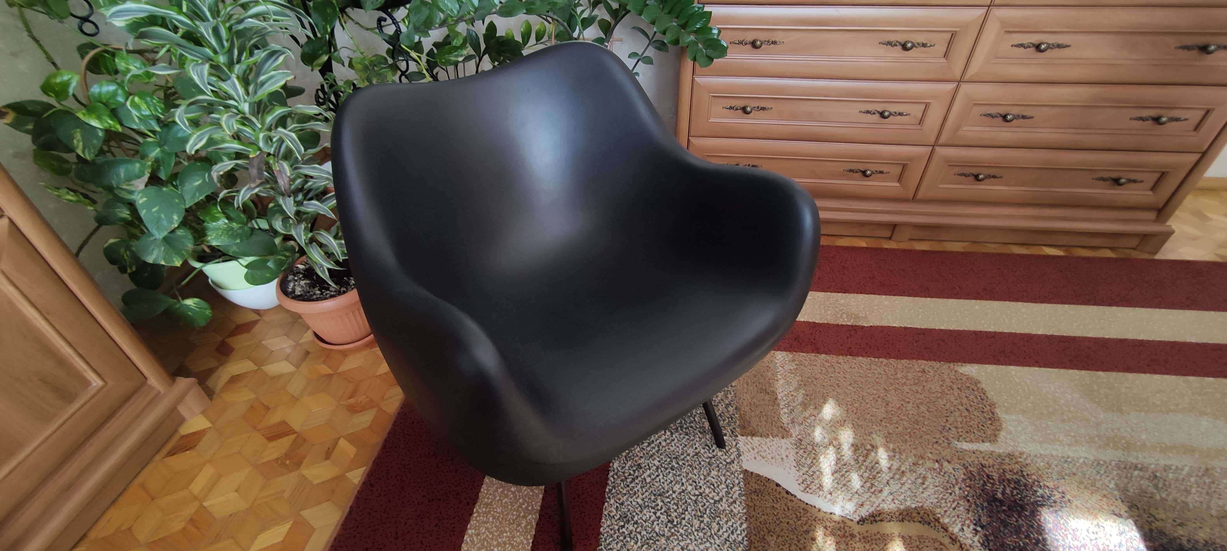 Fotel RM58, Modzelewski, VZÓR