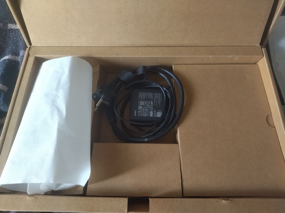 Продам ноутбук Asus Expert Book