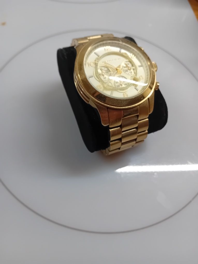 Zegarek Michael Kors złoty elegancki widowiskowy klasyk