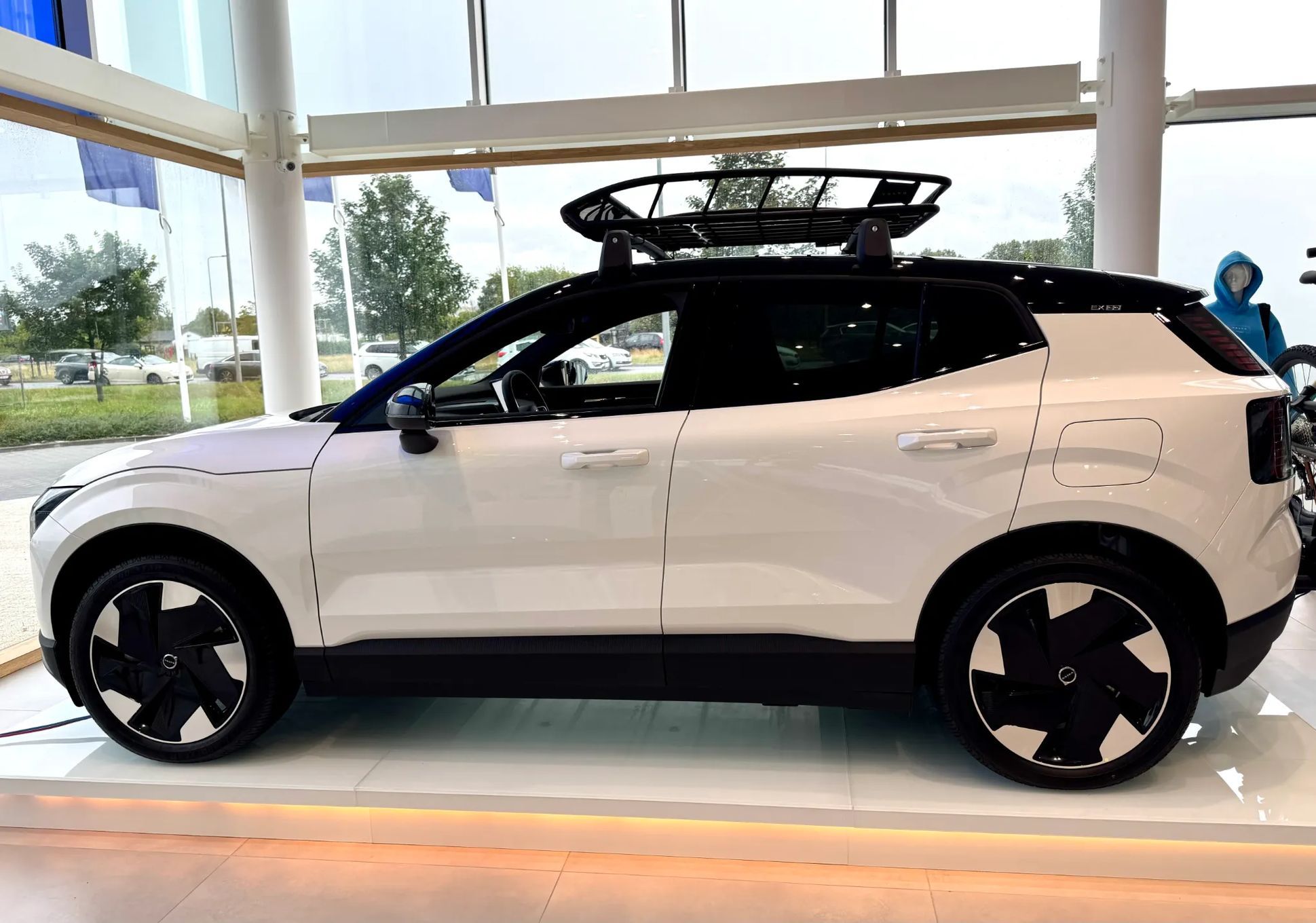 Volvo EX30 Single Motor Extended Range 272 KM CORE NOWY Dostępny od ręki