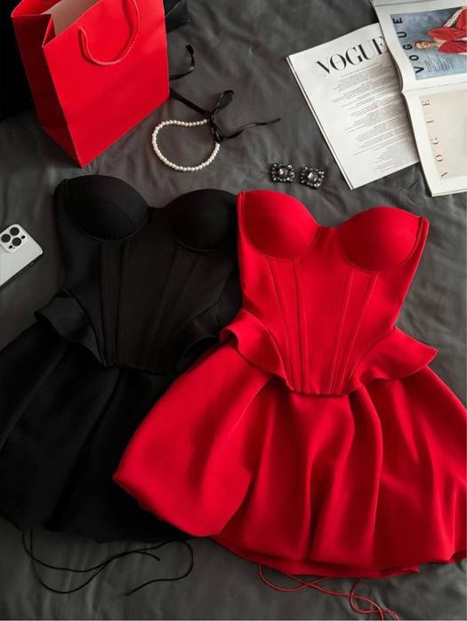 Комплект з корсету та спіднички