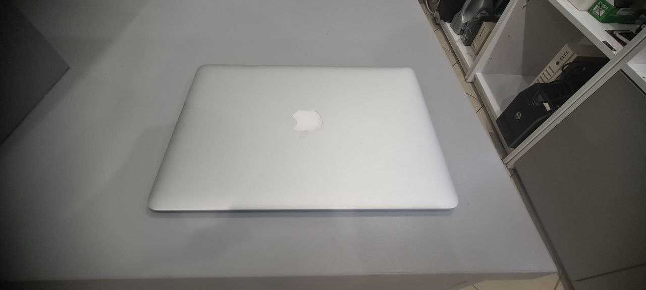 Apple Macbook Air i5 ram 8gb Ssd 256 Gb lcd 13" gwarancja