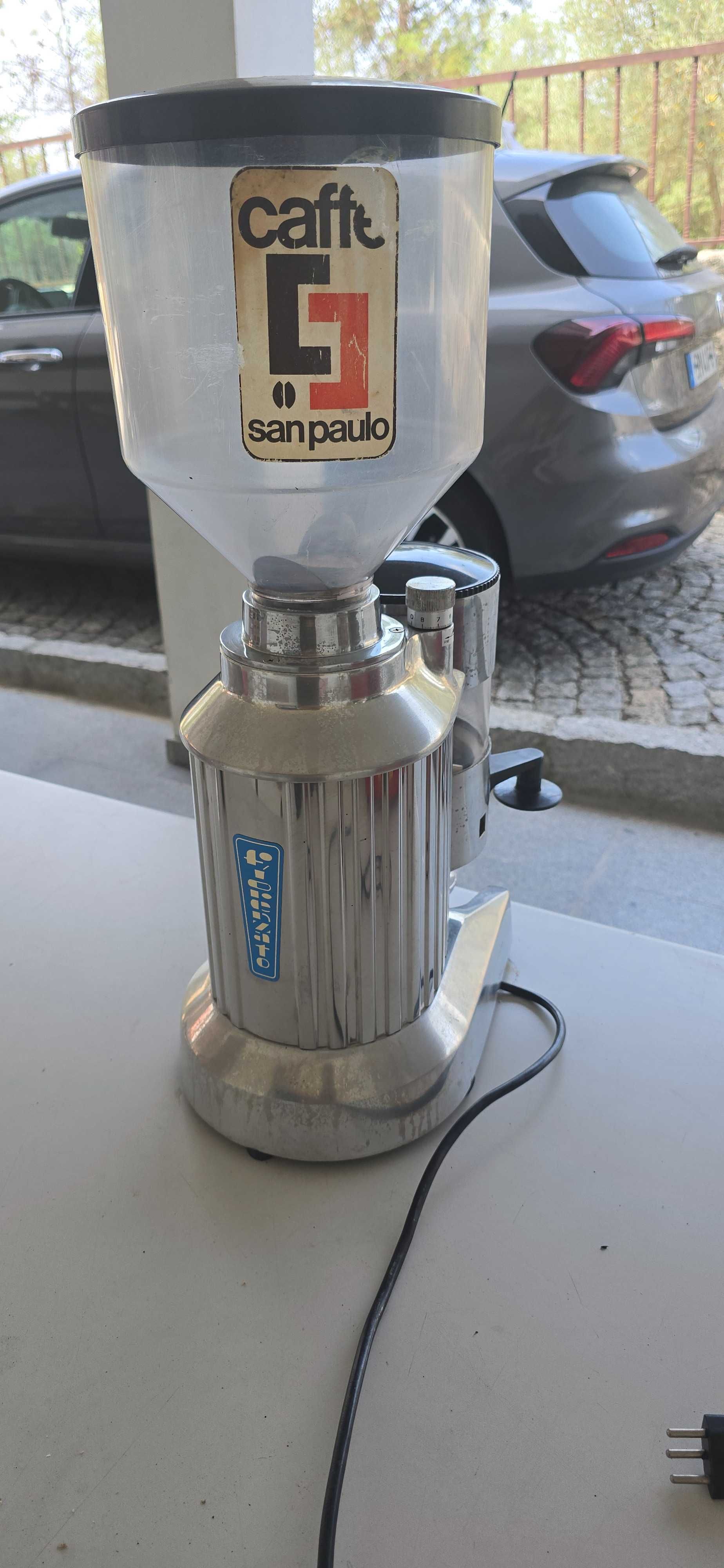 Máquina de moer café profissional