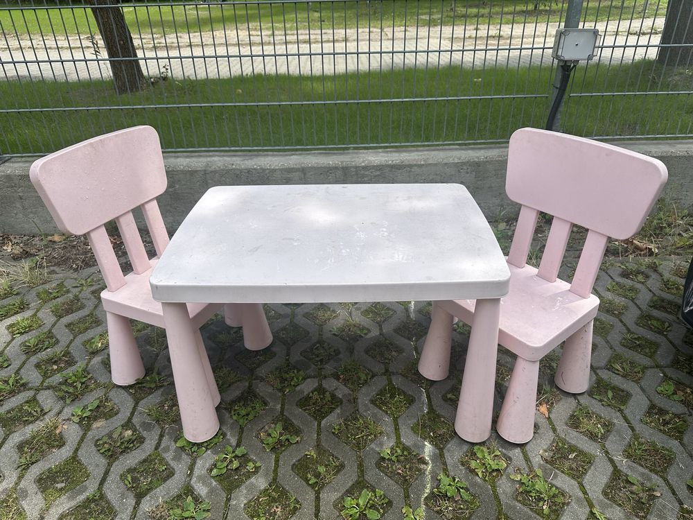 Stolik i dwa krzesla Ikea Mammut + gratis