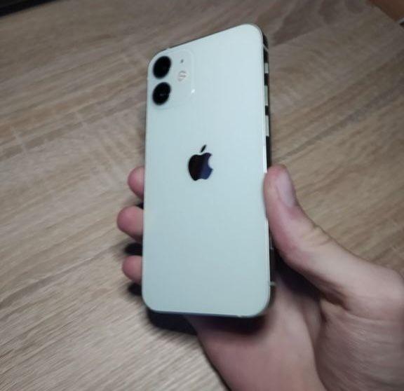 Iphone 12 mini.