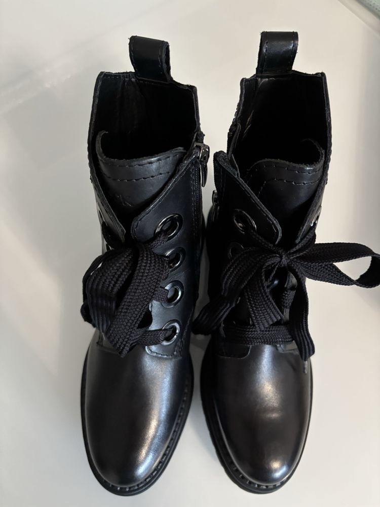 Czarne skórzane buty