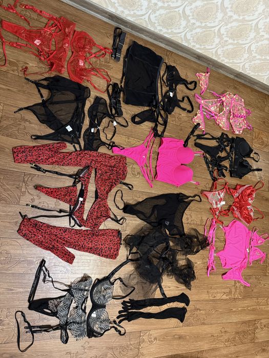 Еротична білизна боді латекс корсет труси панчохи пояс гартери белье