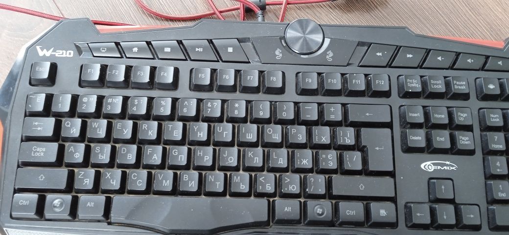 Клавіатура  б/у до комп'ютера.