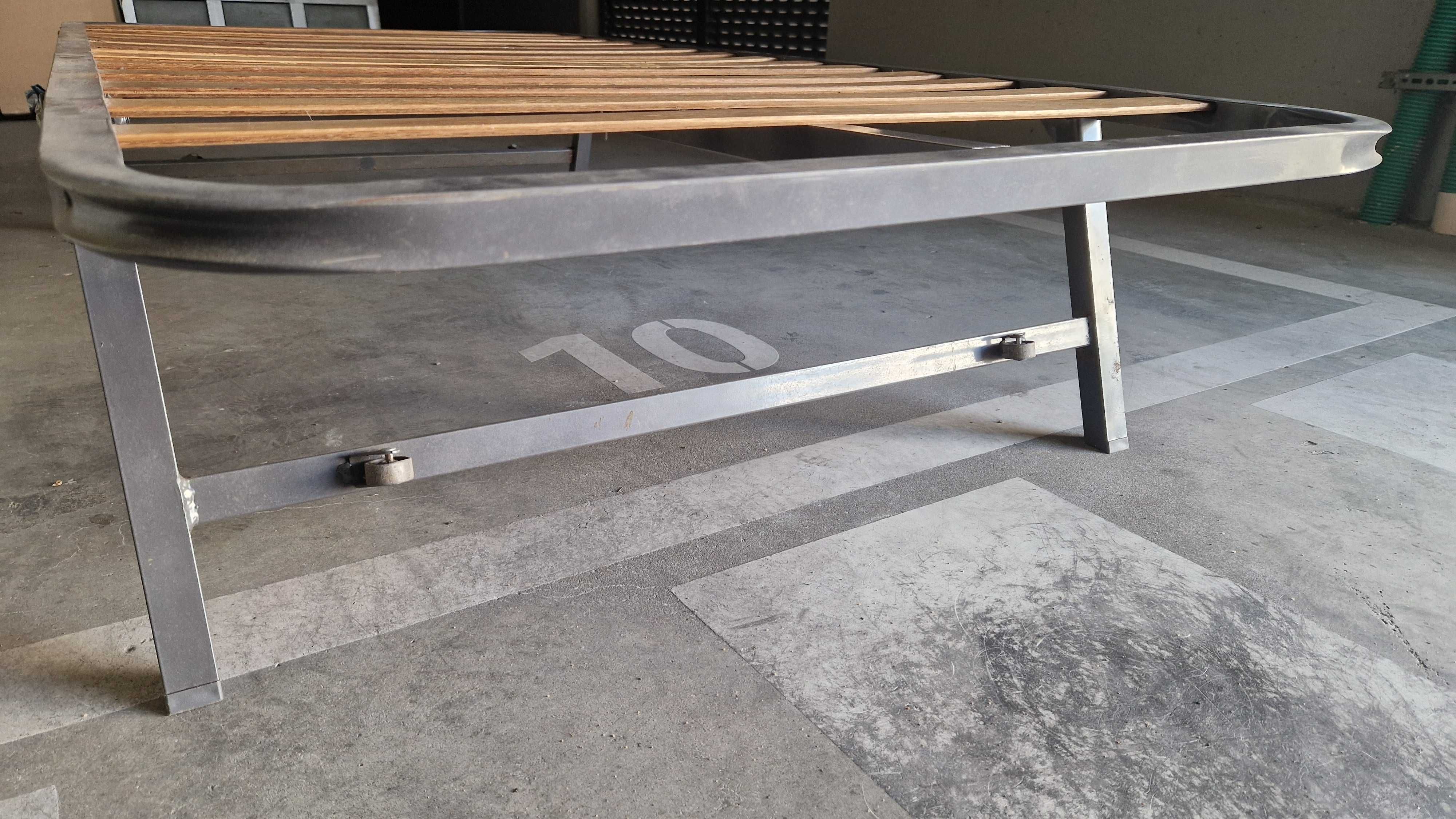 Sommier 190 cm (comprimento) x 90 cm (largura)