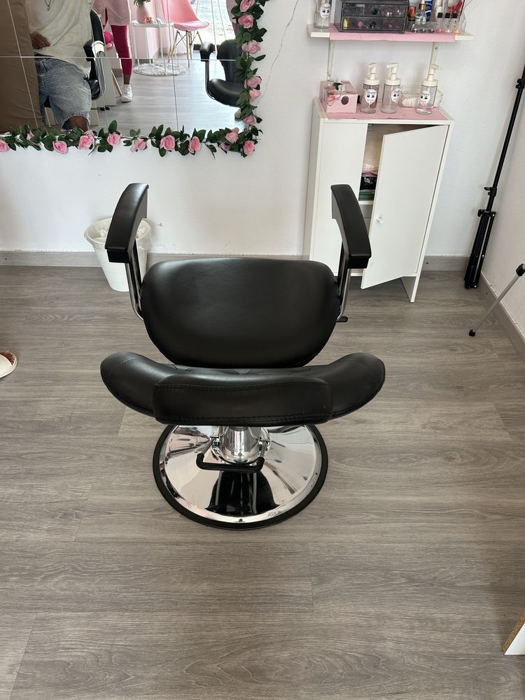 Cadeira salao 275 € cada uma