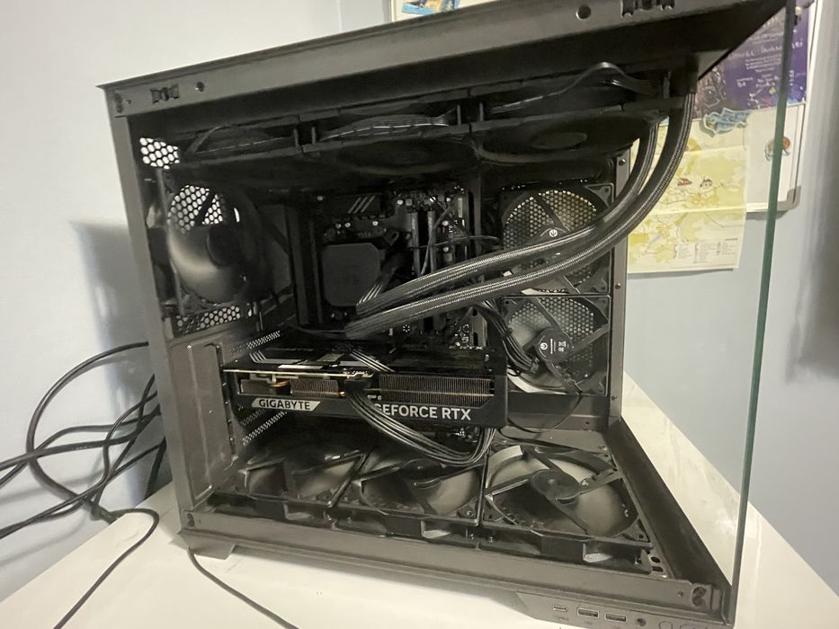 KOMPUTER GAMINGOWY DO GRANIA NOWY + Pudełko od karty graficznej