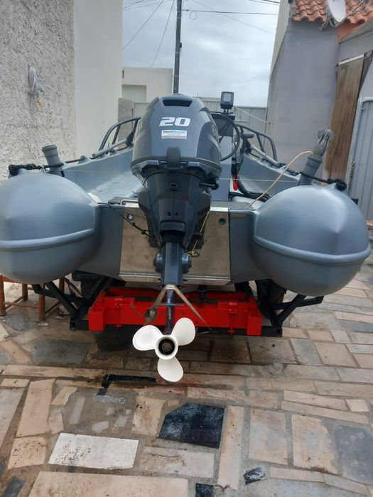 Vendo barco Whaly