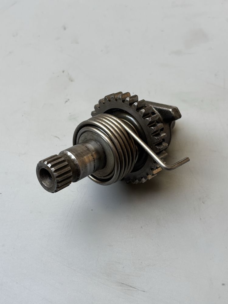 Wałek Kopnika Kopka Kick Starter Rozrusznik SUZUKI TS125