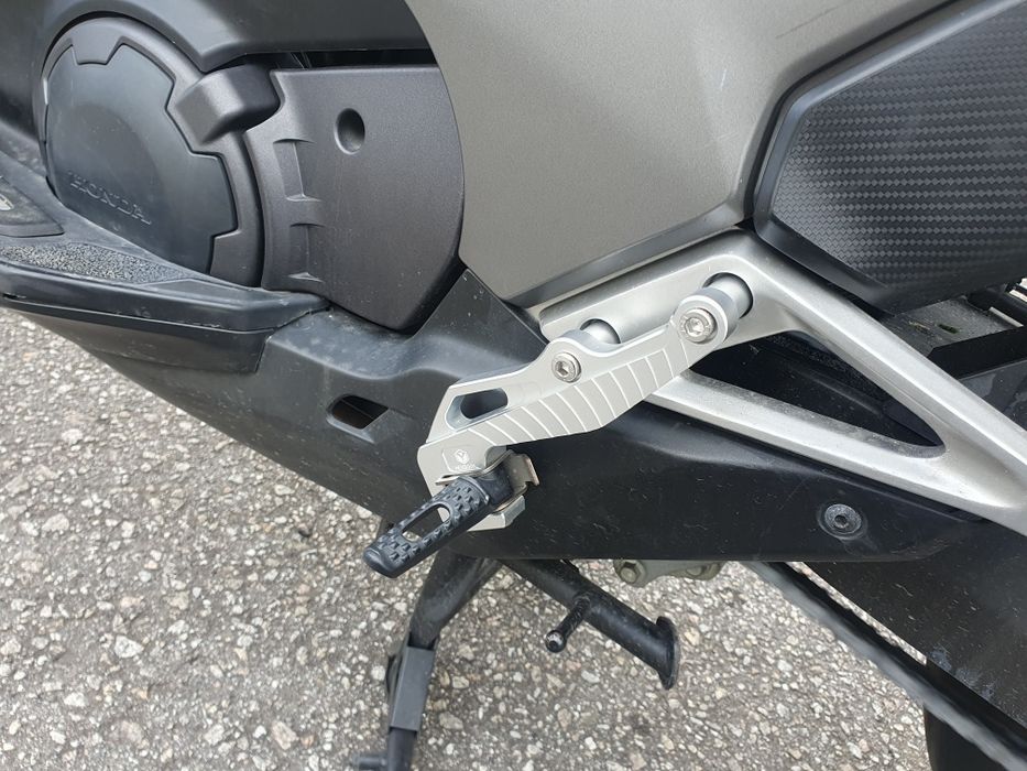 Honda NC750D Integra DCT - 2019 - mudanças automáticas e sequenciais