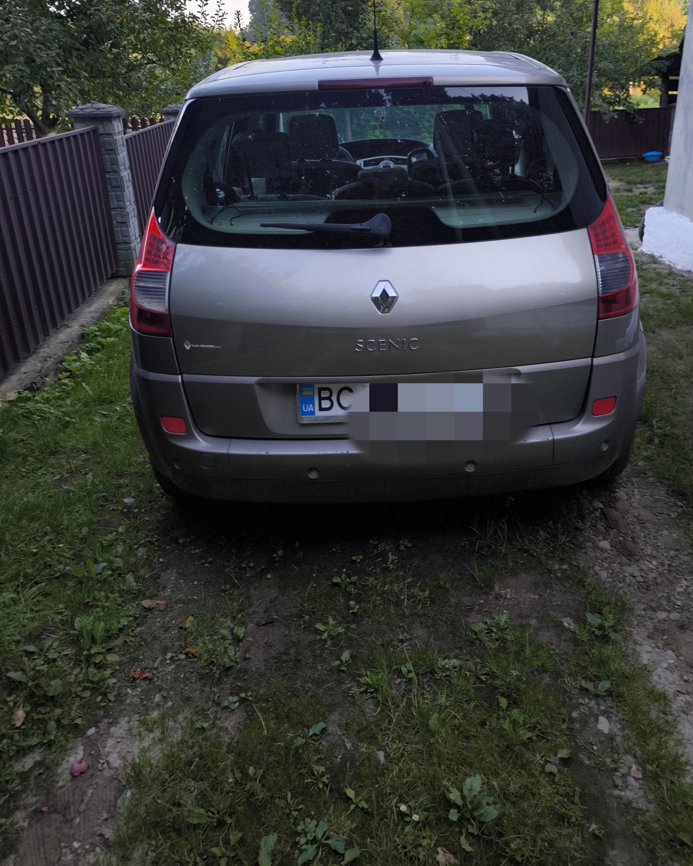 Автомобіль Renault megane scenic
