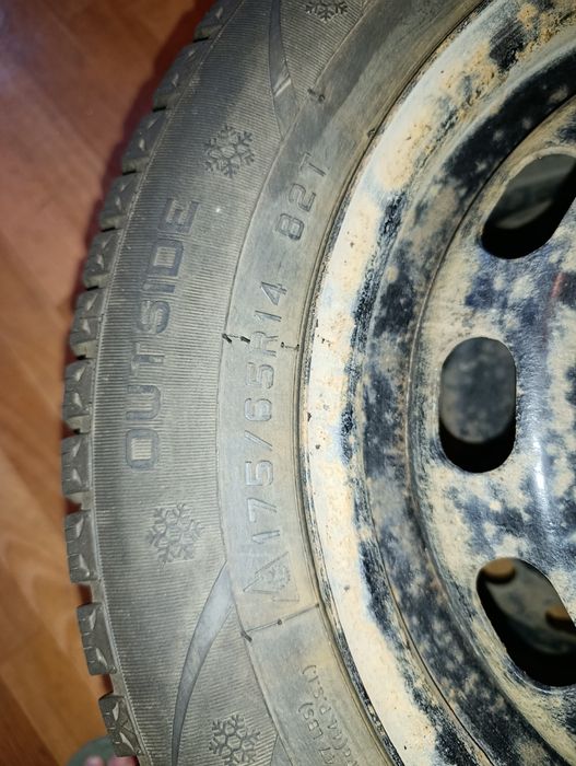 Prawie nowe opony zimowe + felga 175/65R14