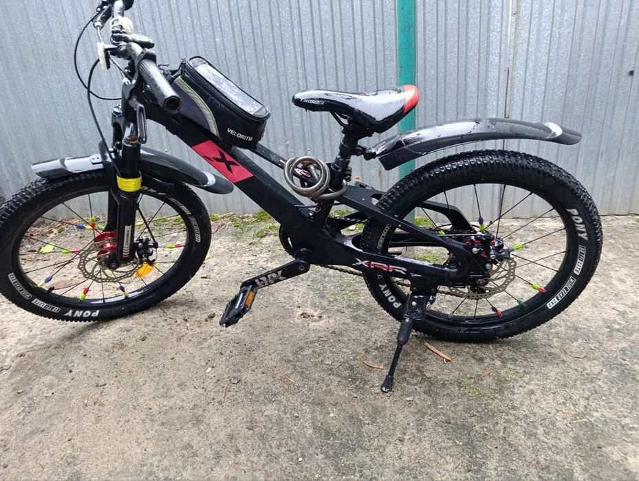 Дитячий велосипед у гарному стані