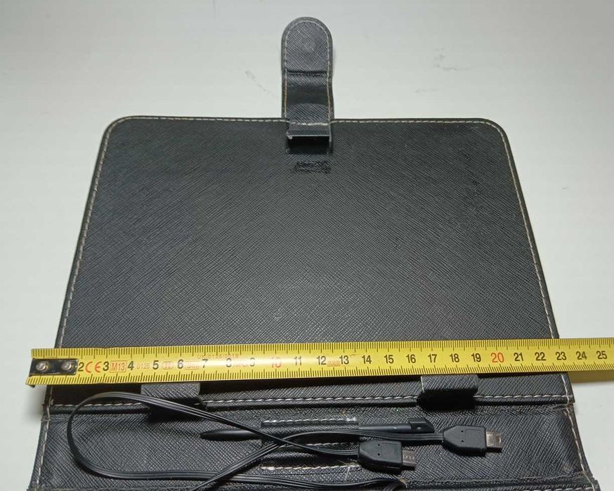 Etui z klawiaturą do tabletu