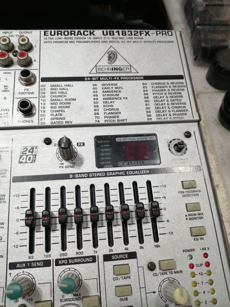 Микшерный пульт Behringer ub 1832 fx