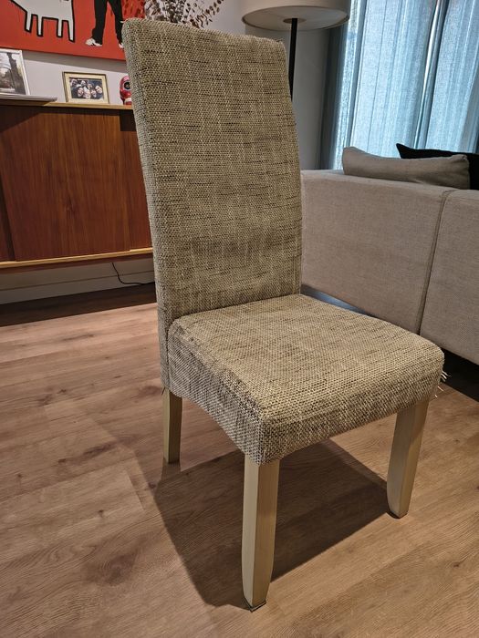 Conjunto de mesa de jantar e 6 cadeiras