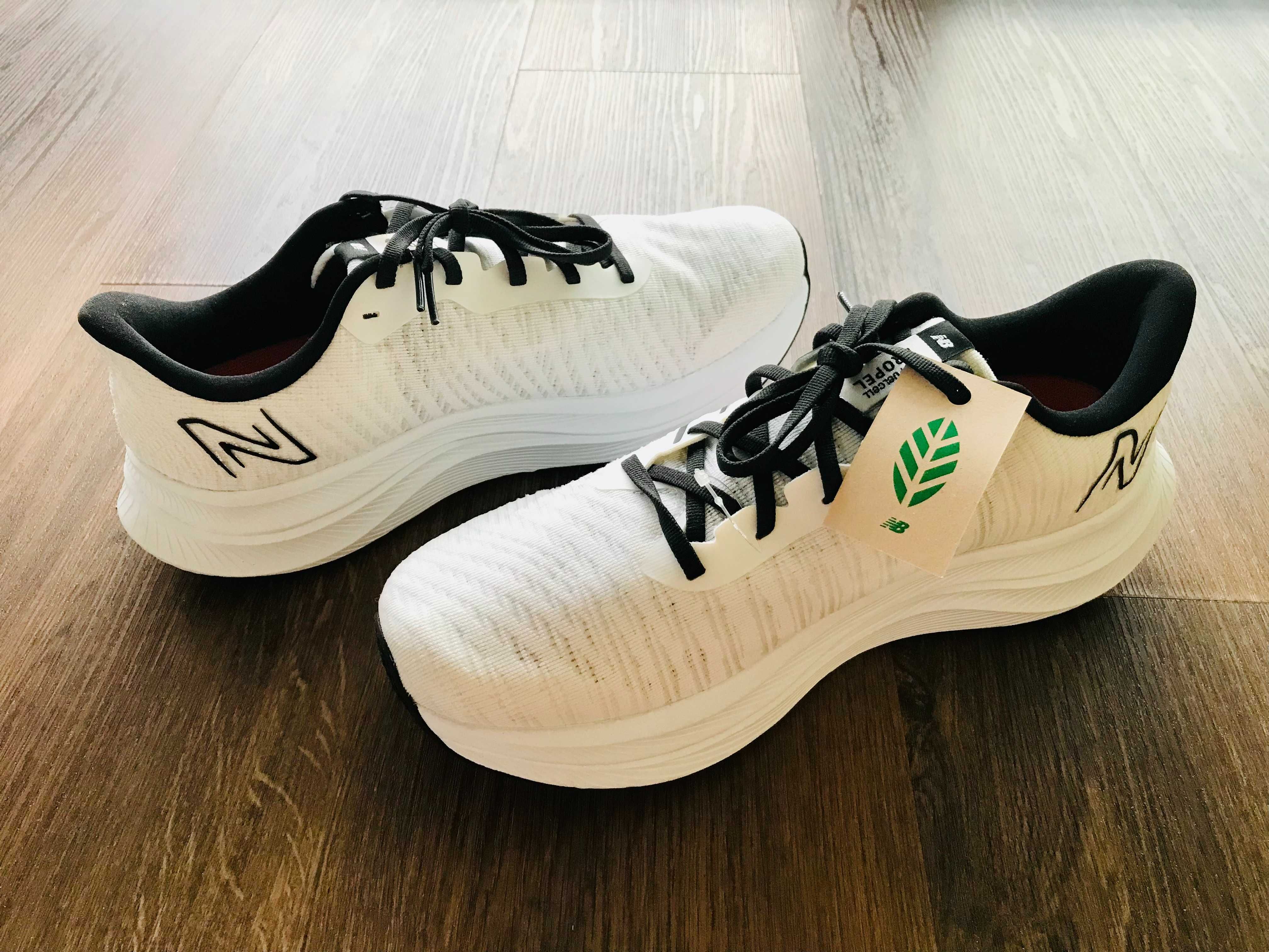 Buty męskie New Balance FuelCell Propel v4 MFCPRLW4 – białe