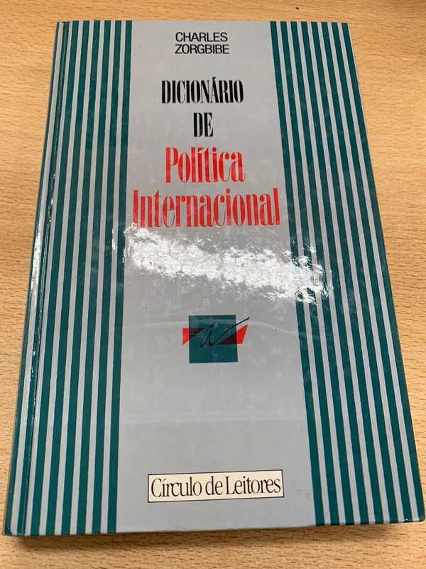 Livro: Dicionário de Política Internacional