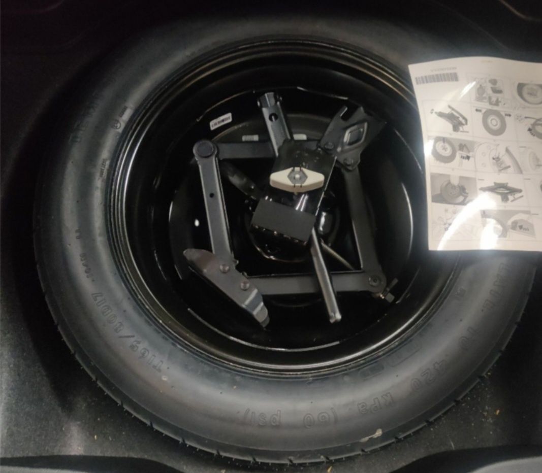 Домкрат Ключ Крюк Jeep Cherokee KL  2015 -25 роки