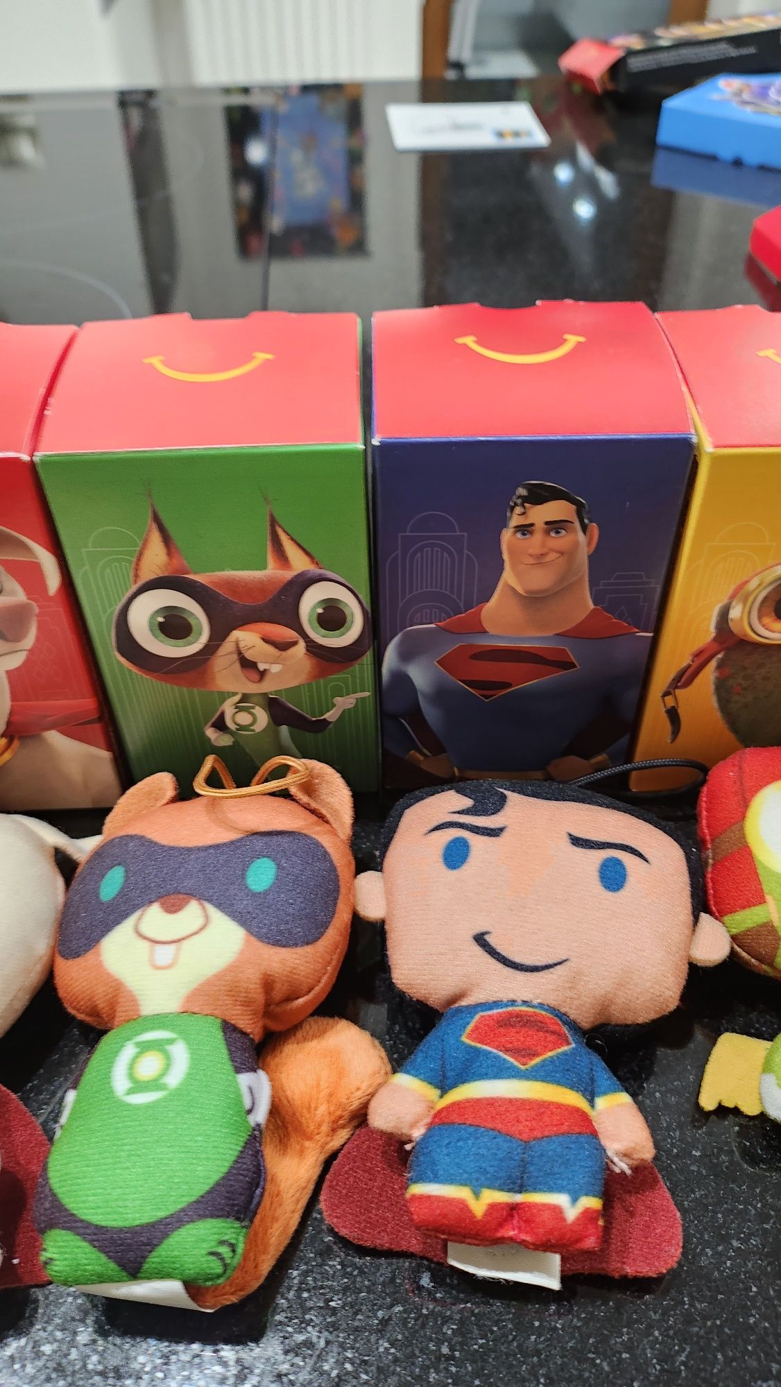 Dc Liga Superpets zabawki z McDonald's