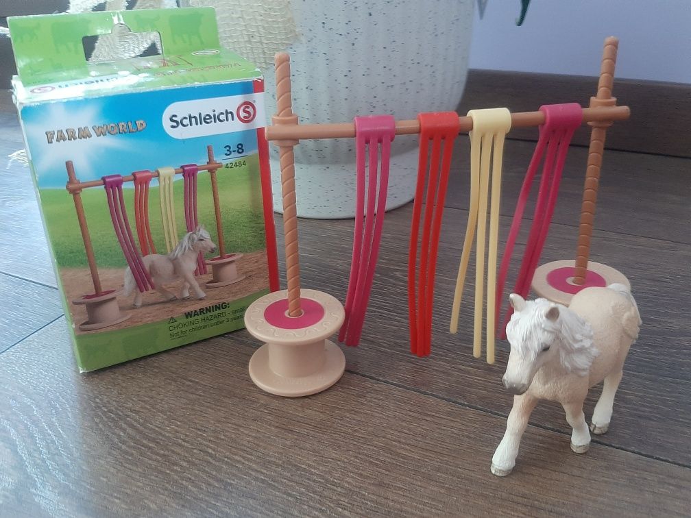 Schleich 42484 Bramka z tasiemkami dla konia. Zestaw kompletny!