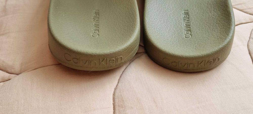 Шльопанці шльопки слайдери Calvin Klein Delta Green 40-41р