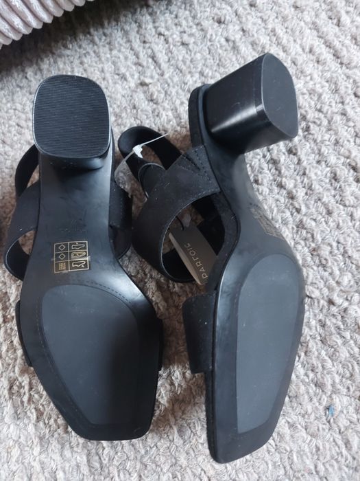 Czarne buty/sandałki/sandały na słupku Parfois rozmiar 37