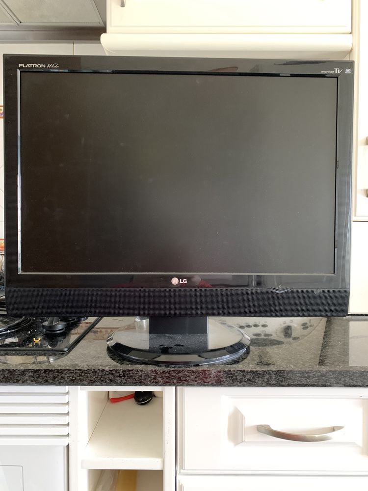 Monitor Tv LG com comando em estado NOVO