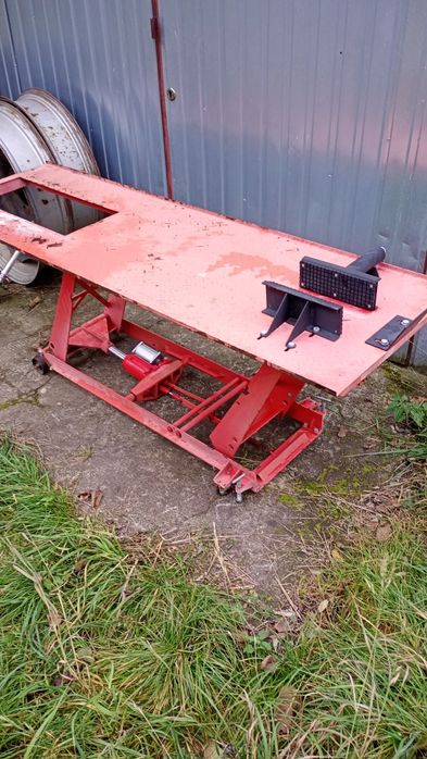 Podnośnik nożycowy do motocykli hydrauliczny platforma