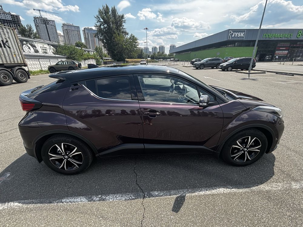 Продам Toyota CH-R 2023 гібрид