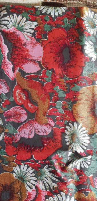 Відріз шовкової тканини