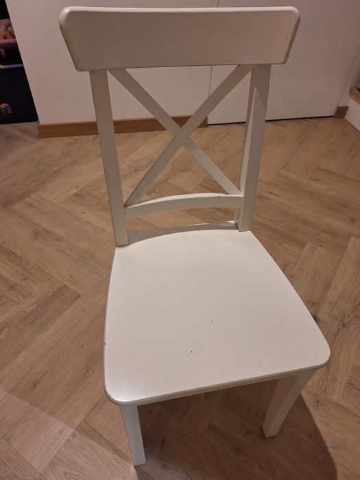 Drewniany stół i krzesła Ikea rosentrop