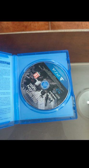 Playstation 4 slim 1T c/4 jogos oferta