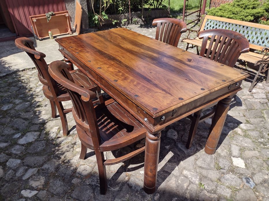 Stół kolonialny z 4 krzesłami