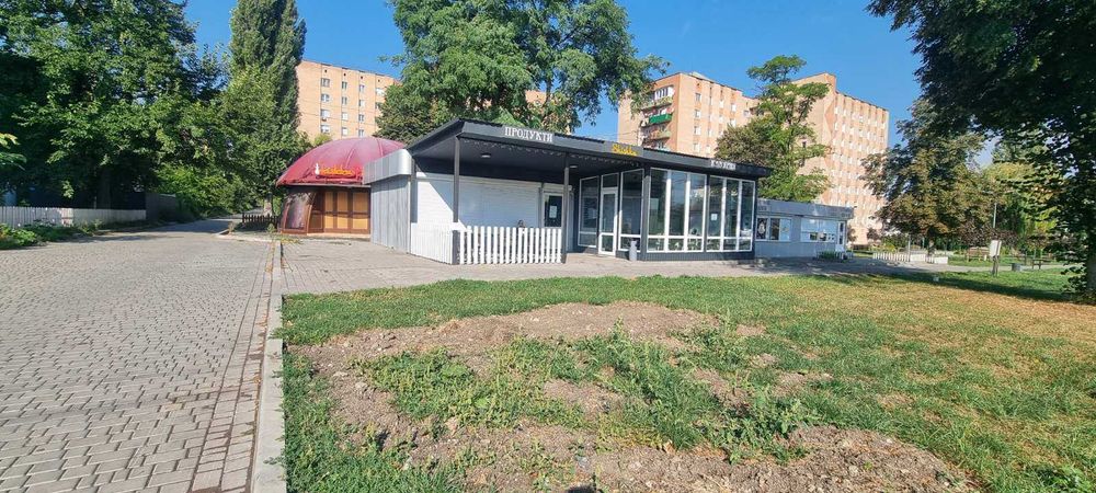Продаються комерційні приміщення.