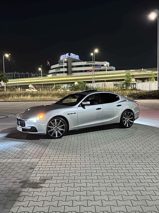Maserati Ghibli SQ4 z 2016 r. V6 biturbo, 465 km.