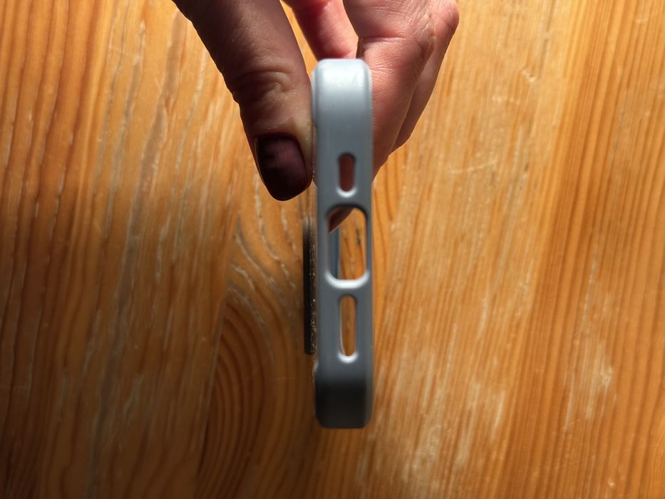 2 etui na iPhone 13 Pro – używane, bardzo dobry stan