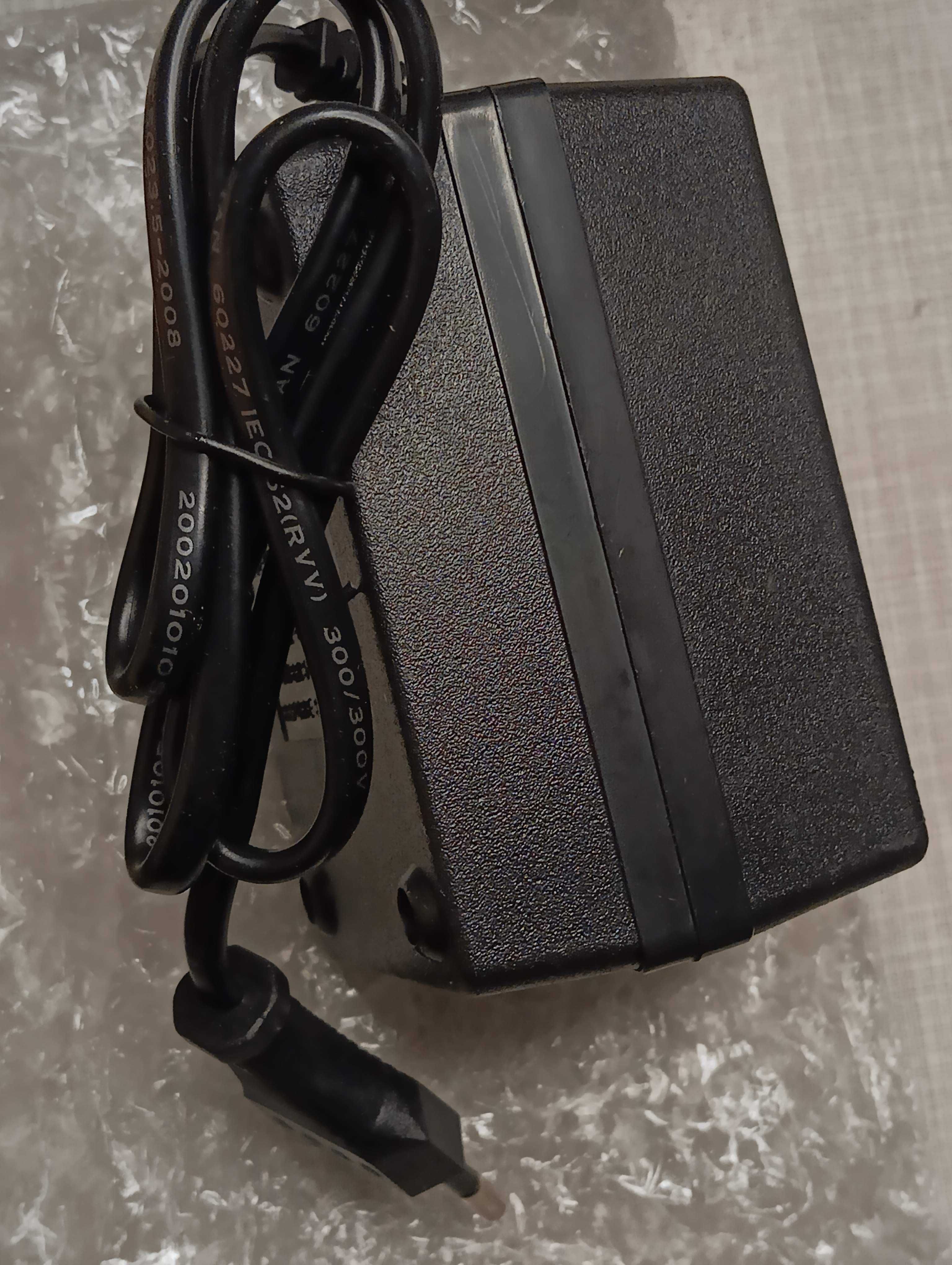 Блок живлення конвертер понижающий напряжение 220V в 110V 200W