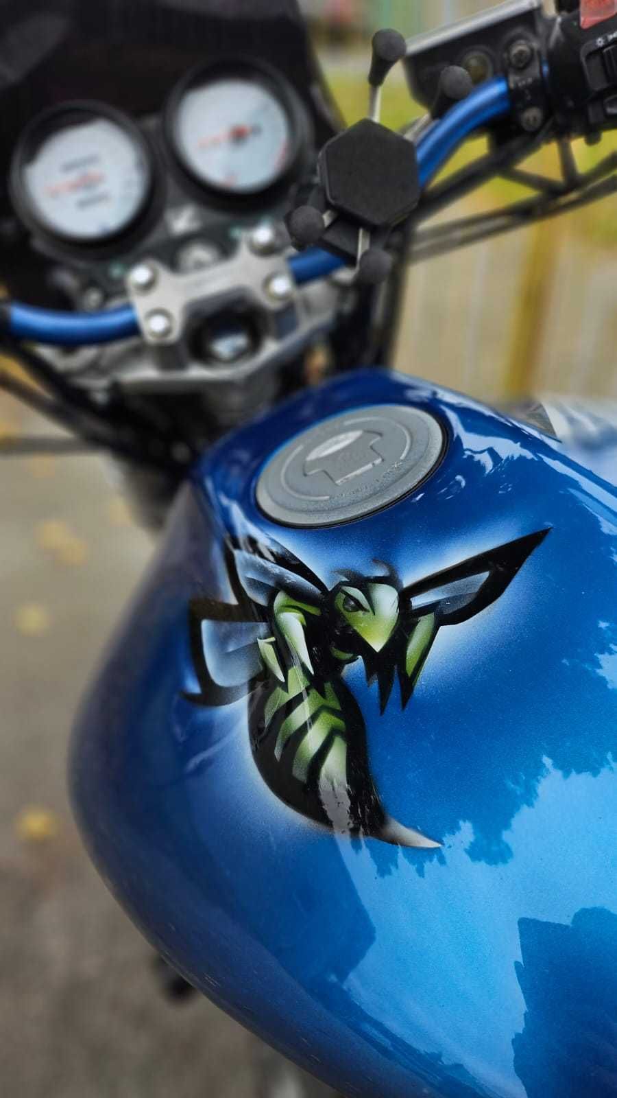 Honda Hornet CB 600 blue